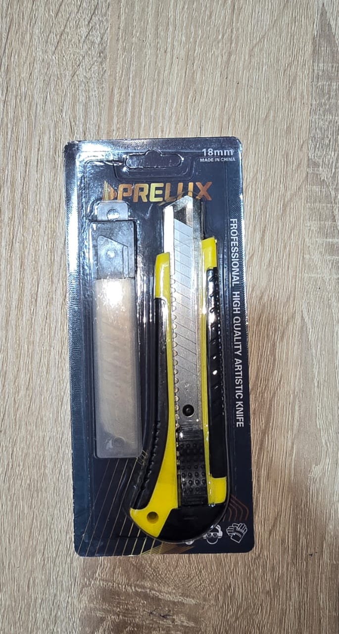 Prellix 18 mm professional utility knife with spare blades